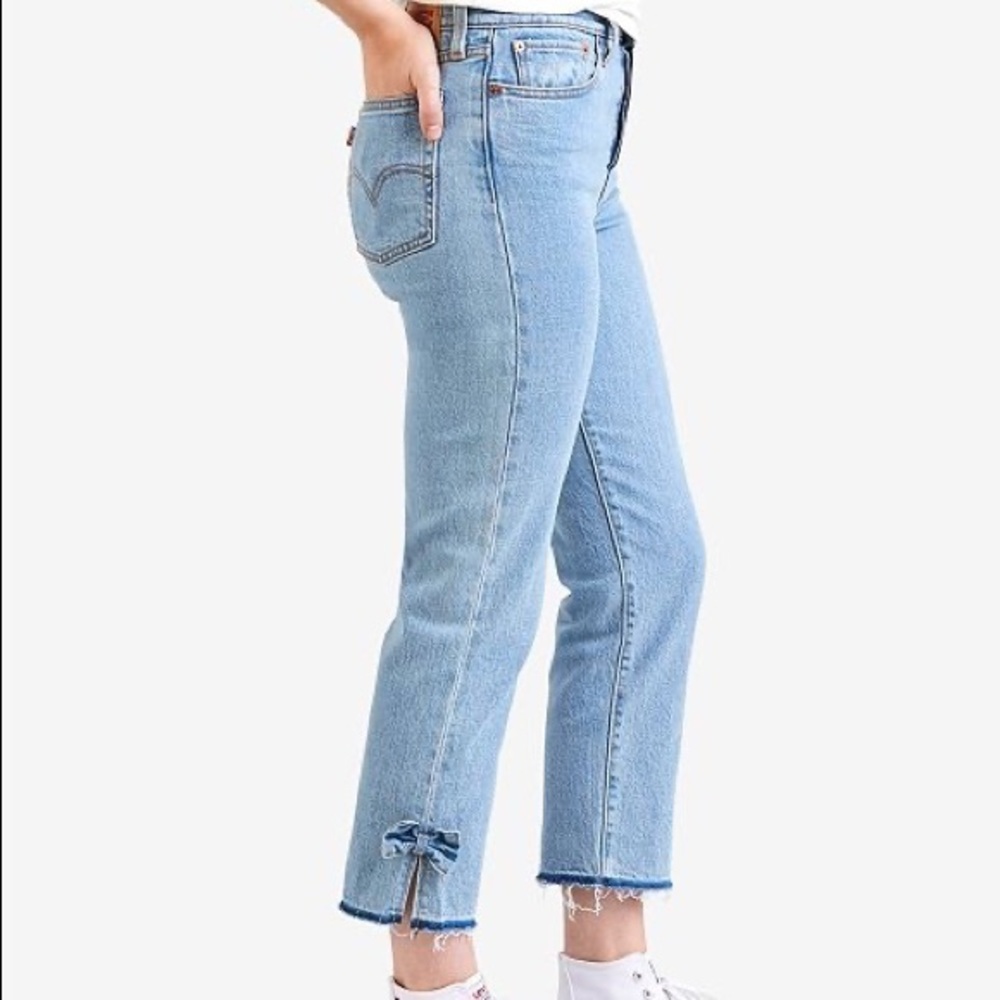 Levi’s wedgie straight jeans with bow detail